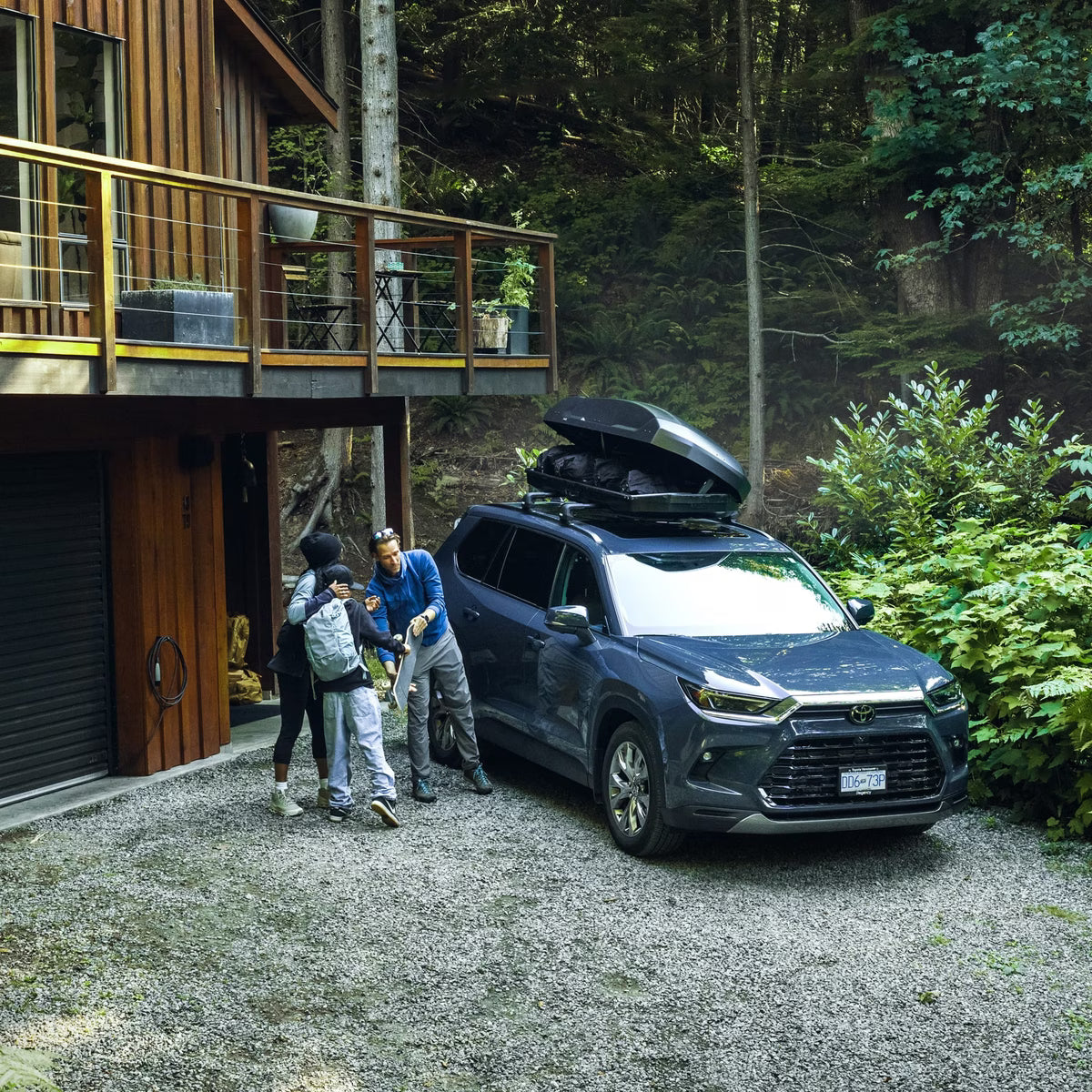 Thule Force 3 S versatile roof-mounted cargo box