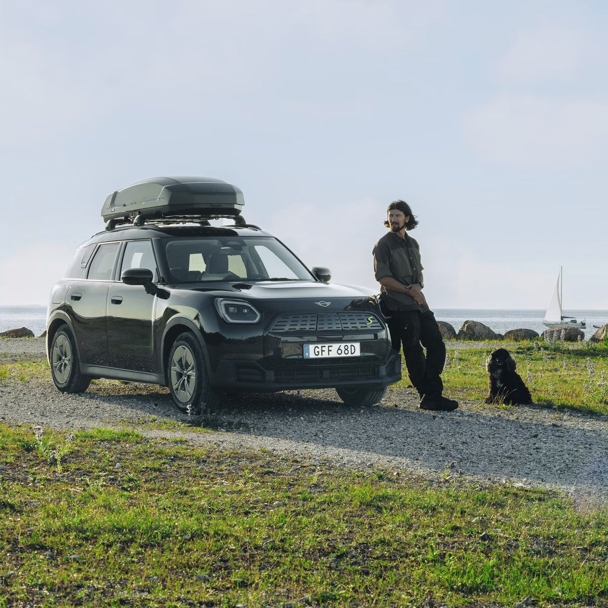 Thule Force 3 S versatile roof-mounted cargo box