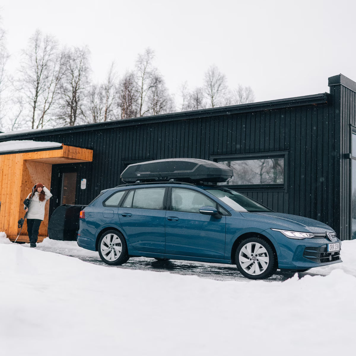 Thule Force 3 S versatile roof-mounted cargo box