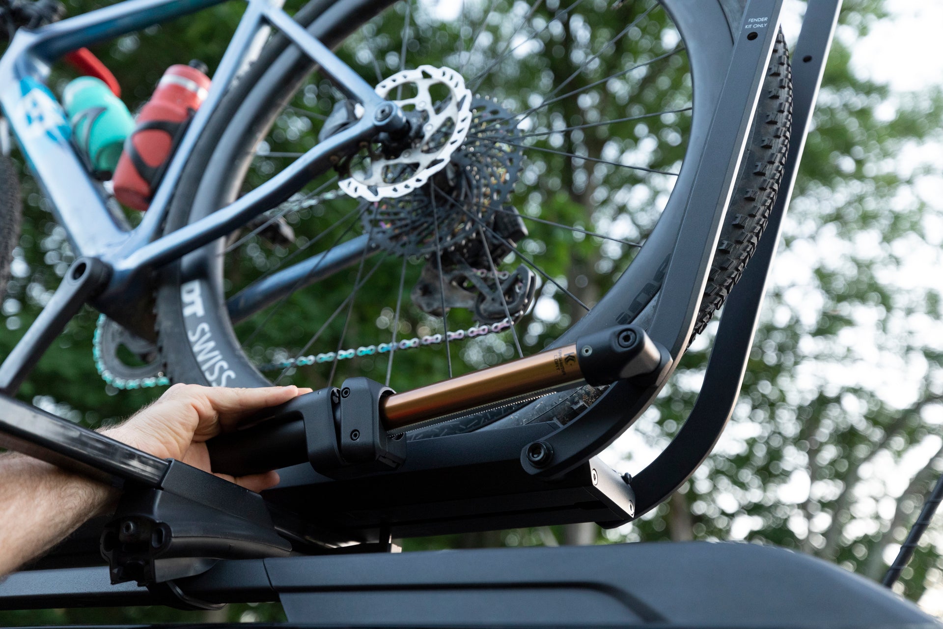 Kuat Piston SR Dual Ratchet with Kashima - 1 Bike - Sandy Black