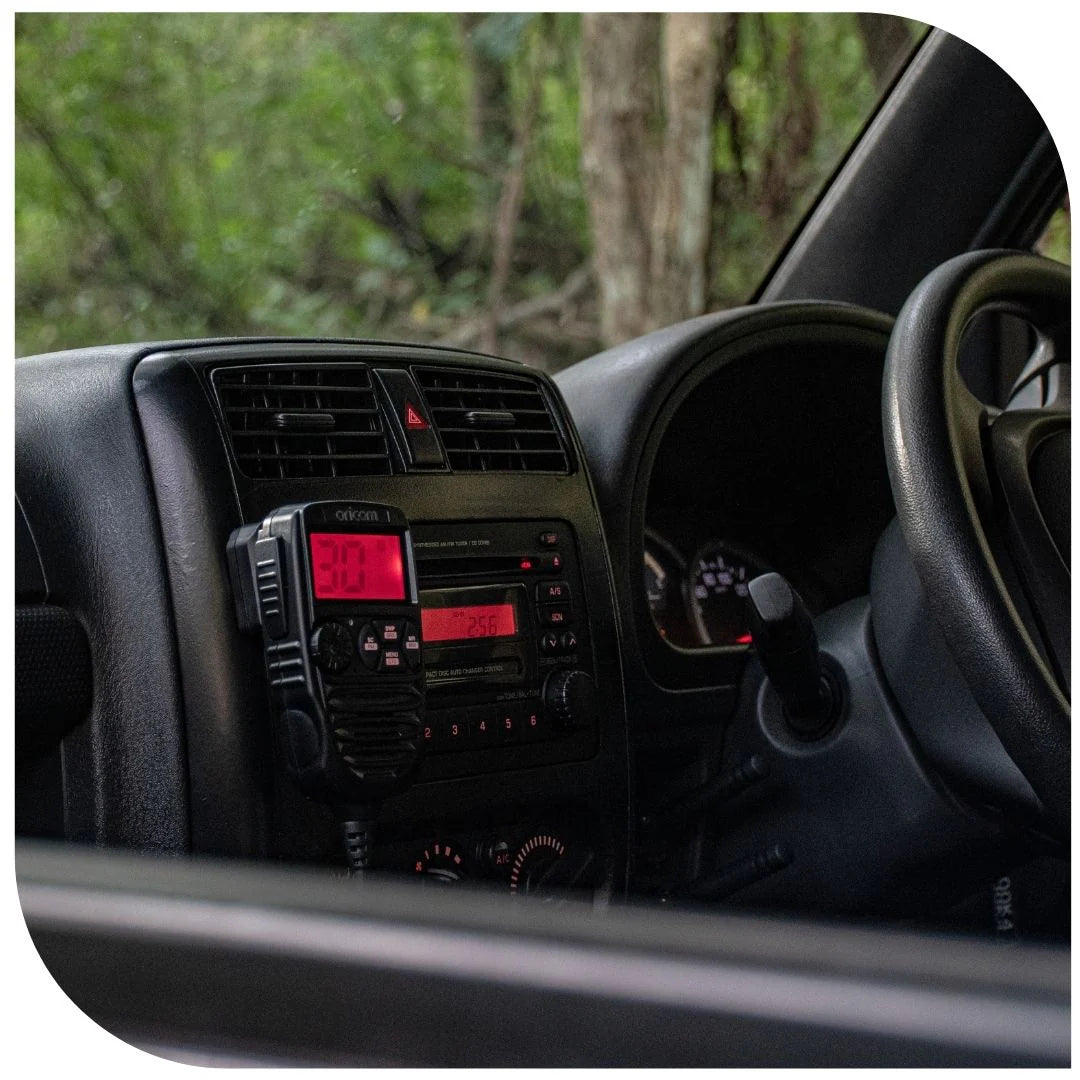 Oricom DTX4200XP IP54 Dual Receive UHF CB Radio