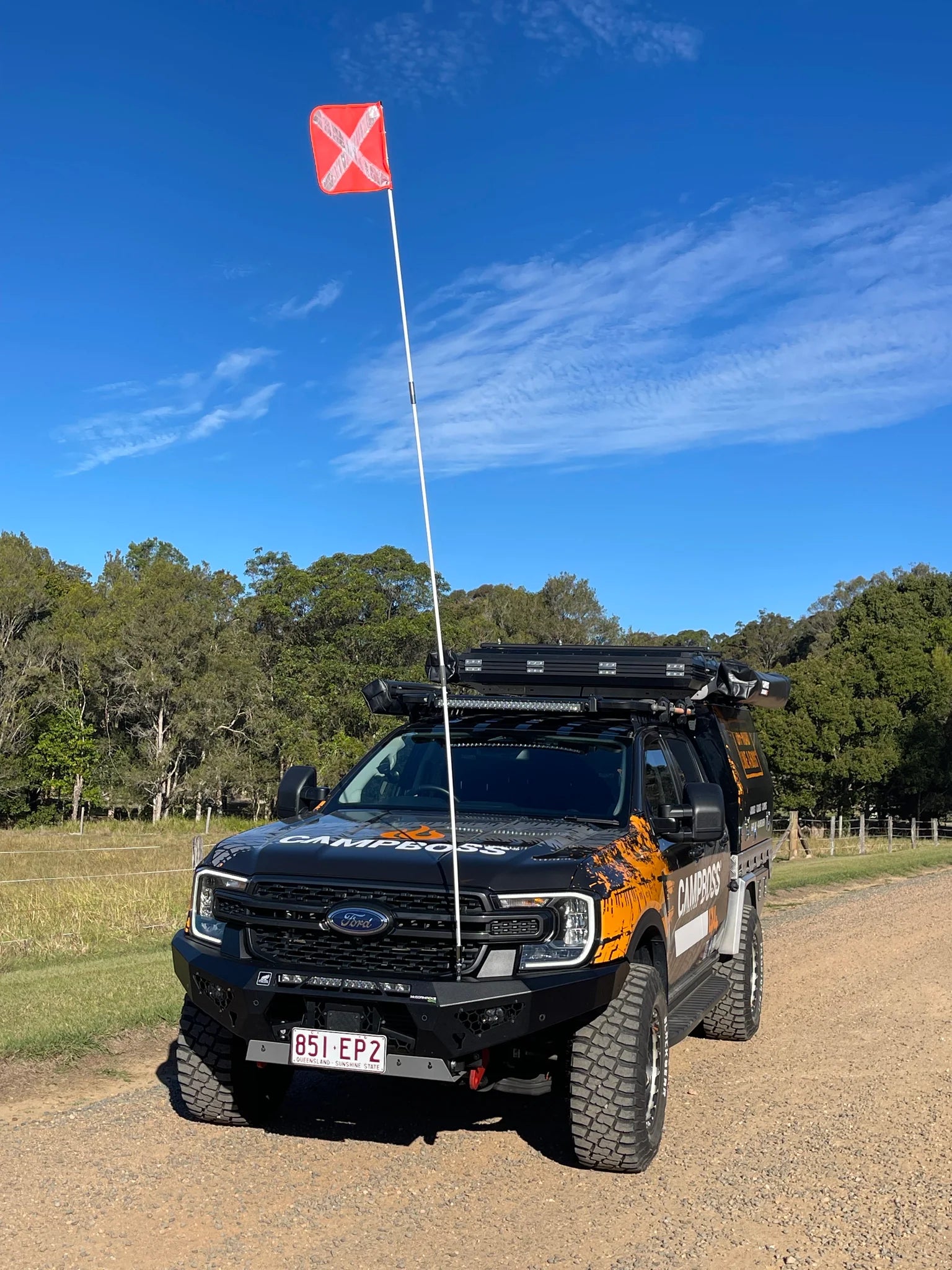 Campboss 4x4 Sand Flag