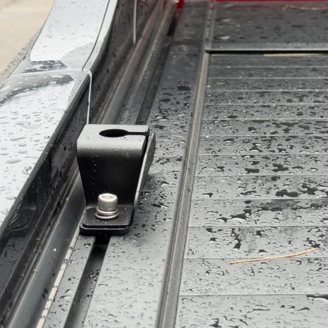 X-Country XC123 - ROLLER SHUTTER ANTENNA BRACKET