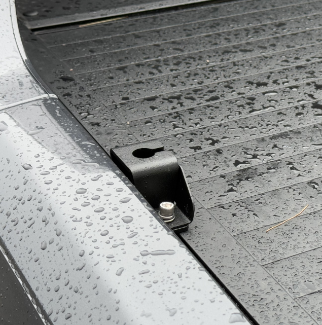 X-Country XC123 - ROLLER SHUTTER ANTENNA BRACKET