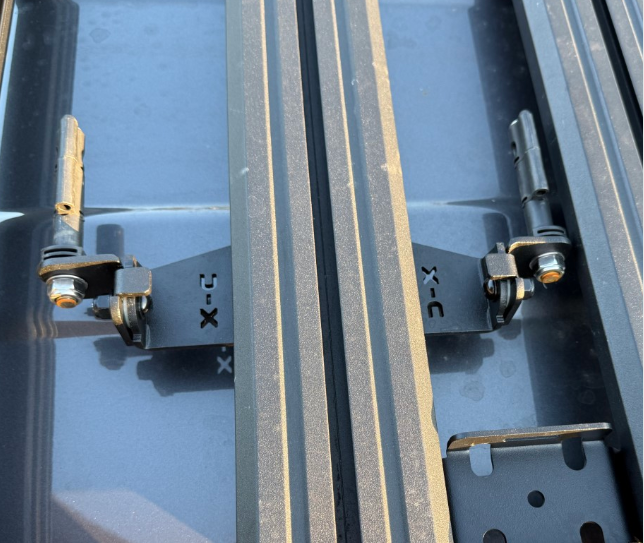 X-Country XC316 - FOLDING FLUSH MOUNT MAXTRAX BRACKET KIT