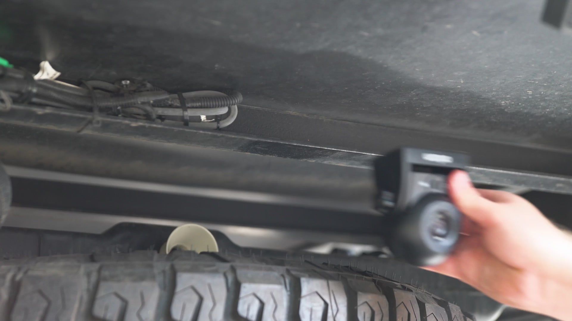 Load video: Oricom WRC001 IPX6 Wireless Reversing Camera with Magnetic Base